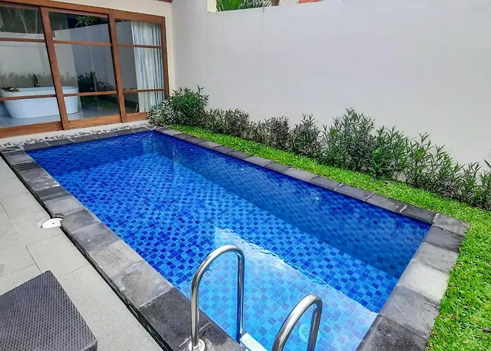 Hotel Champlung Sari & 4*