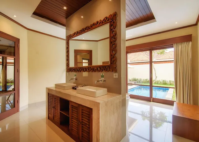 Hotel Champlung Sari & 4*